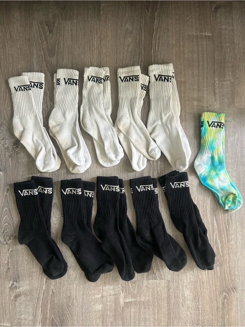 11 pairs Vans Classic Crew Socks - White, Black & Tie-Dye (Pack)